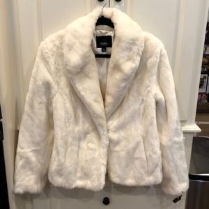 NWT! Gorgeous MOSSIMO  White Faux Fur Short Coat
